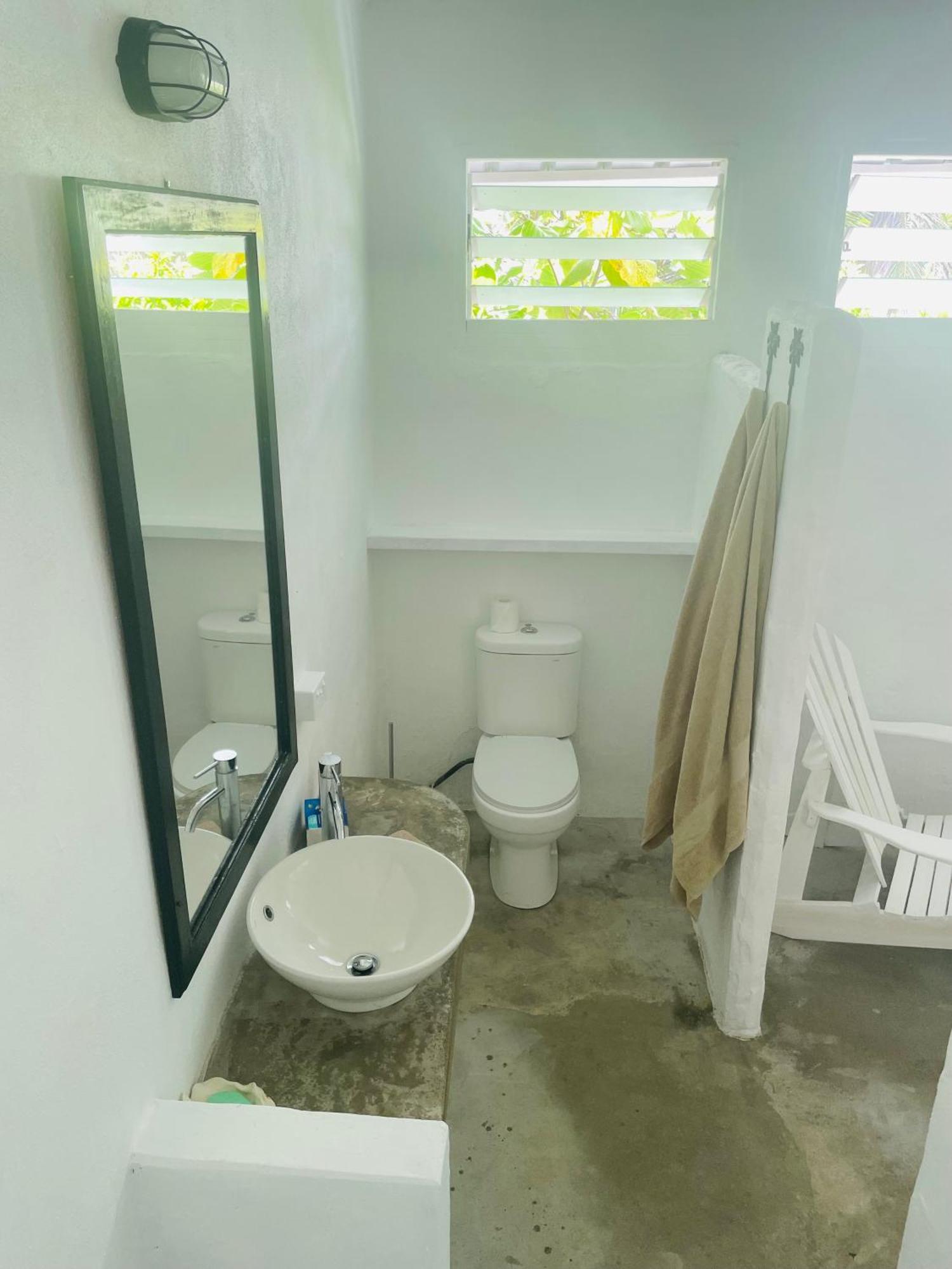 Banana Bay Beach Club Bed and Breakfast Eton Exterior foto