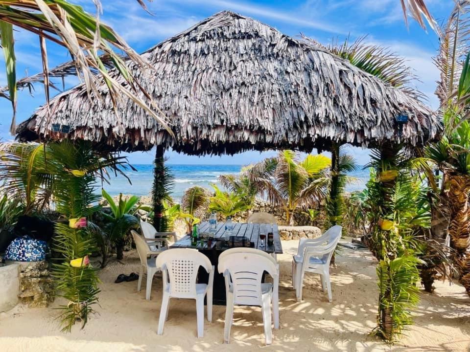 Banana Bay Beach Club Bed and Breakfast Eton Exterior foto